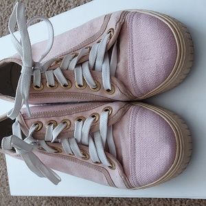 CHANEL SNEAKERS